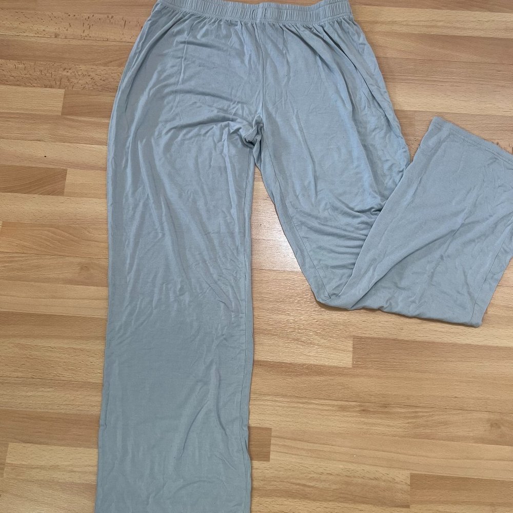 Kyte Baby Size M pj pants - light gray